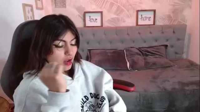 Image 8 of lesliemoon_ Stream on Chaturbate on 20 days ago