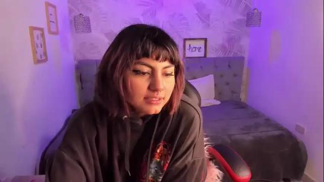 Image 8 of lesliemoon_ Stream on Chaturbate on 7 months ago