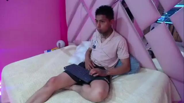 Image 2 of lesly_sweet52 Stream on Chaturbate on 21 months ago