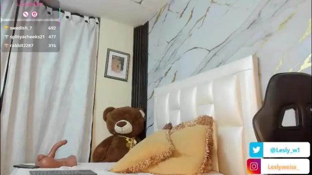 Image 3 of lesly_w Stream on Chaturbate on 1 month ago
