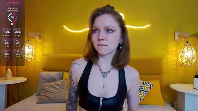 Image 6 of lessysweety Stream on Chaturbate on 1 month ago