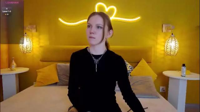 Image 2 of lessysweety Stream on Chaturbate on 1 month ago