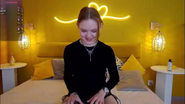 Image 3 of lessysweety Stream on Chaturbate on 1 month ago