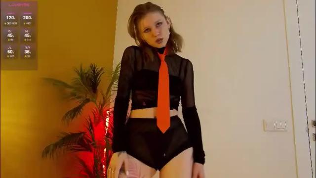 Image 4 of lessysweety Stream on Chaturbate on 1 month ago