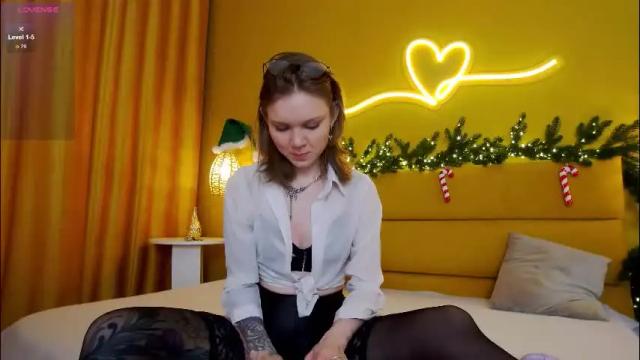 Image 2 of lessysweety Stream on Chaturbate on 1 month ago