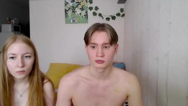 Image 7 of lessyxjhony Stream on Chaturbate on 12 months ago