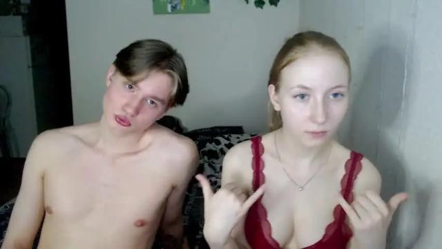 Image 4 of lessyxjhony Stream on Chaturbate on 15 months ago