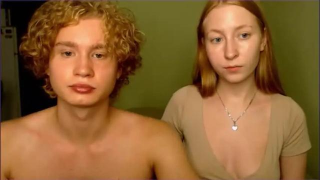 Image 4 of lessyxjhony Stream on Chaturbate on 1 month ago