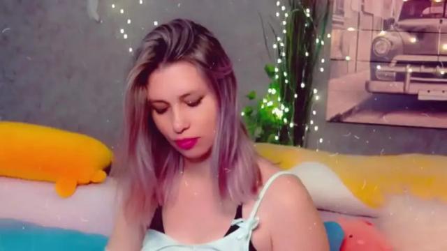 Image 8 of let_me_love_ Stream on Chaturbate on 15 months ago