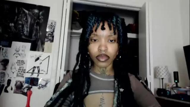 Image 4 of levanalenoir Stream on Chaturbate on 18 months ago