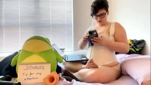 Image 11 of lewdcraftbybri Stream on Chaturbate on 16 months ago