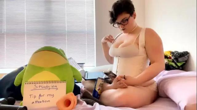 Image 12 of lewdcraftbybri Stream on Chaturbate on 16 months ago