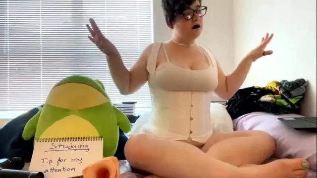 Image 4 of lewdcraftbybri Stream on Chaturbate on 16 months ago