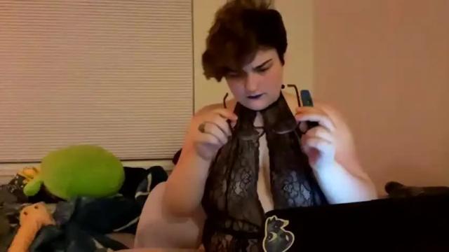 Image 11 of lewdcraftbybri Stream on Chaturbate on 13 months ago