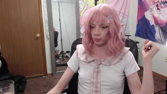 Image 2 of lewdy_booty Stream on Chaturbate on 17 months ago