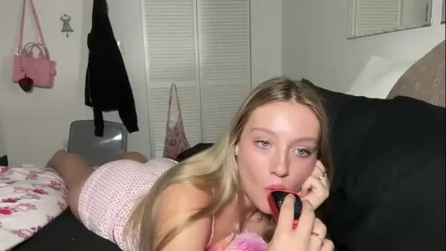 Image 3 of lexaarose05 Stream on Chaturbate on 9 months ago