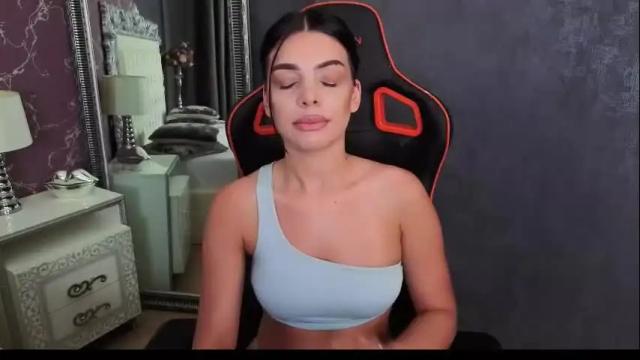 Image 2 of lexi__vicious Stream on Chaturbate on 2 days ago