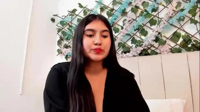 Image 3 of lexi_bloom Stream on Chaturbate on 1 month ago