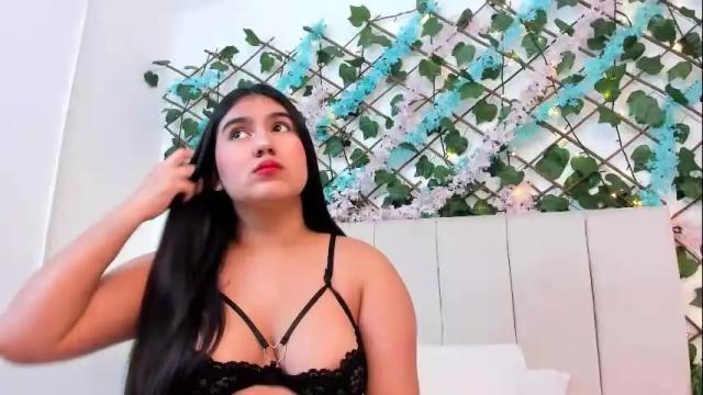 Image 7 of lexi_bloom Stream on Chaturbate on 29 days ago
