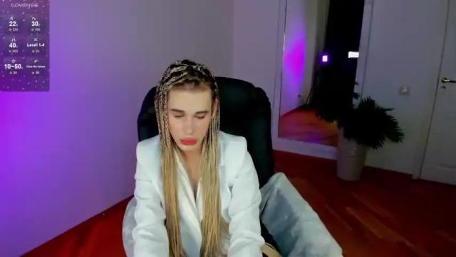 Image 2 of lexi_euphoria Stream on Chaturbate on 15 months ago