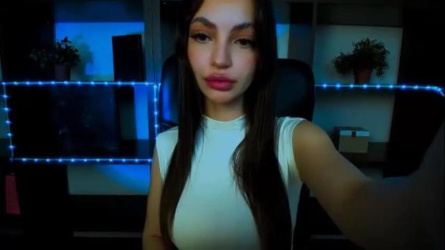 Image 2 of lexi_jos Stream on Chaturbate on 1 month ago