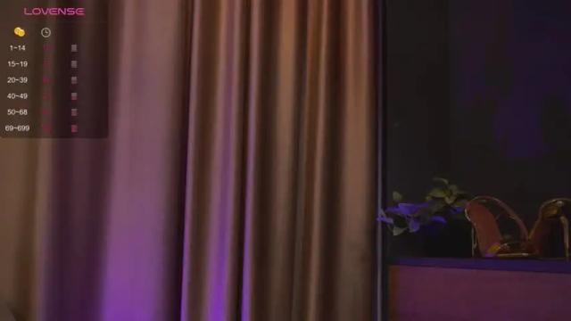 Image 6 of lexi_reed_ Stream on Chaturbate on 13 months ago