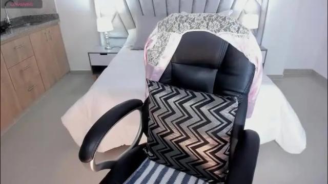 Image 2 of lexiebrooke_ Stream on Chaturbate on 4 months ago