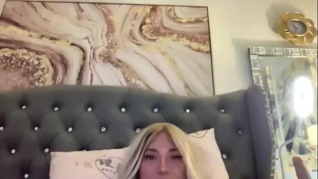 Image 7 of lexiesmith_ Stream on Chaturbate on 13 days ago