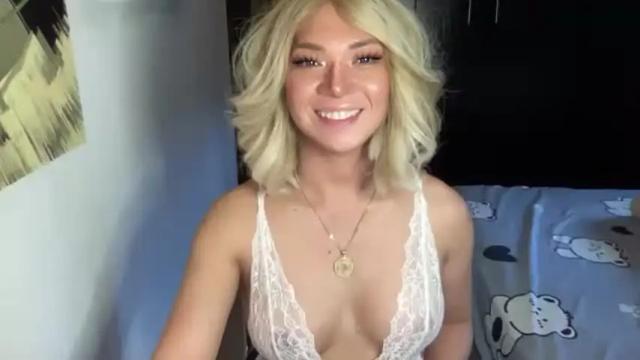 Image 4 of lexiesmith_ Stream on Chaturbate on 1 month ago