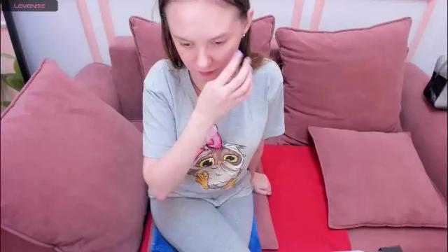 Image 2 of lexihoward Stream on Chaturbate on 21 hours ago