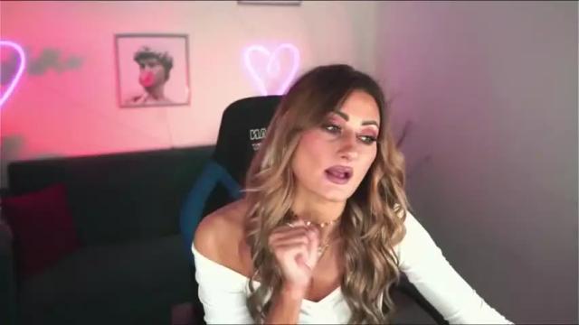 Image 3 of lexirobinson Stream on Chaturbate on 18 months ago