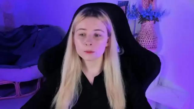 Image 2 of lexiwenford Stream on Chaturbate on 13 months ago