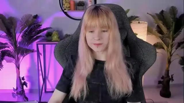 Image 10 of lexiwenford Stream on Chaturbate on 1 month ago