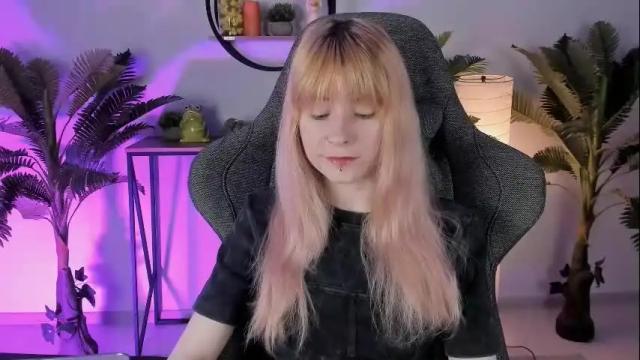 Image 12 of lexiwenford Stream on Chaturbate on 1 month ago