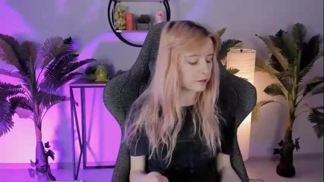Image 3 of lexiwenford Stream on Chaturbate on 1 month ago
