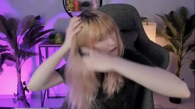 Image 4 of lexiwenford Stream on Chaturbate on 1 month ago