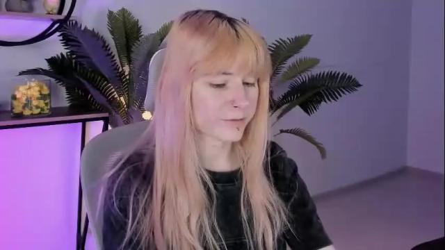 Image 12 of lexiwenford Stream on Chaturbate on 1 month ago