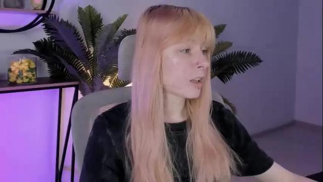 Image 3 of lexiwenford Stream on Chaturbate on 1 month ago