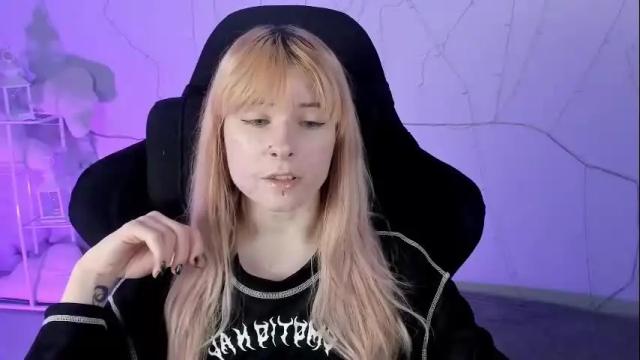 Image 11 of lexiwenford Stream on Chaturbate on 1 month ago