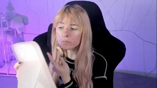 Image 4 of lexiwenford Stream on Chaturbate on 1 month ago