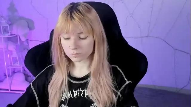 Image 8 of lexiwenford Stream on Chaturbate on 1 month ago