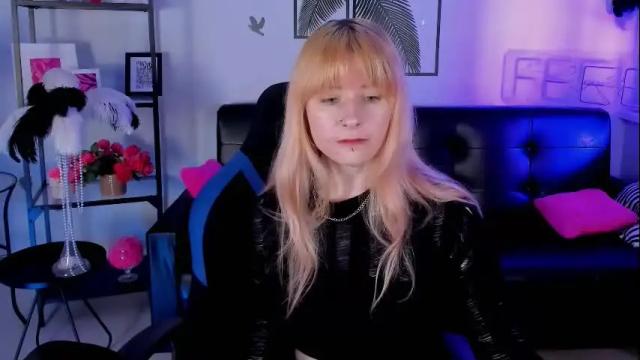 Image 4 of lexiwenford Stream on Chaturbate on 1 month ago
