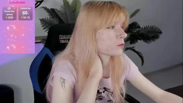 Image 2 of lexiwenford Stream on Chaturbate on 1 month ago