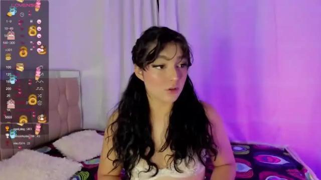 Image 4 of lexy_gomez Stream on Chaturbate on 15 months ago