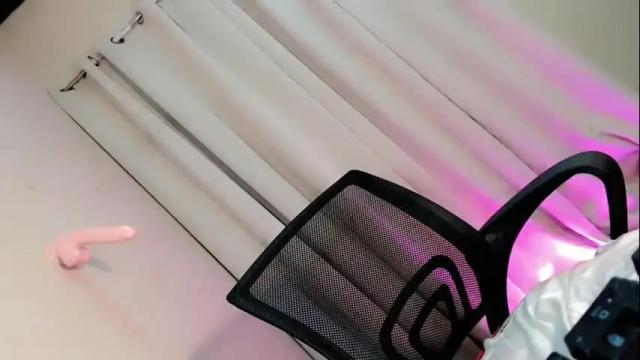 Image 4 of lexy_lore18 Stream on Chaturbate on 15 days ago