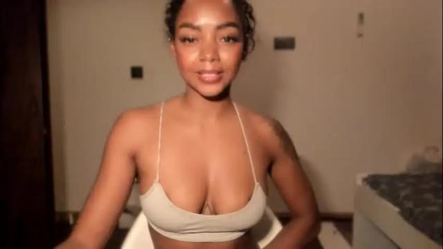 Image 2 of lexy_squirt_queen Stream on Chaturbate on 1 month ago