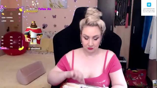 Image 12 of lexygold Stream on Chaturbate on 1 month ago