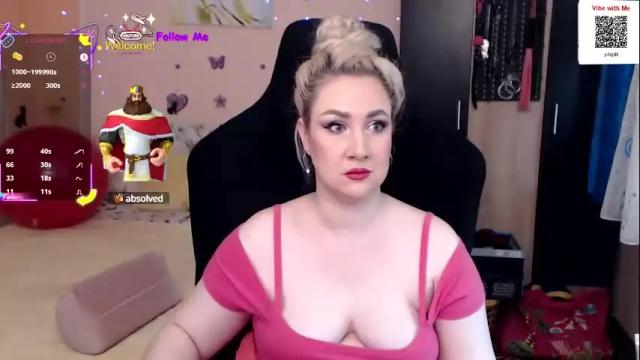 Image 2 of lexygold Stream on Chaturbate on 1 month ago