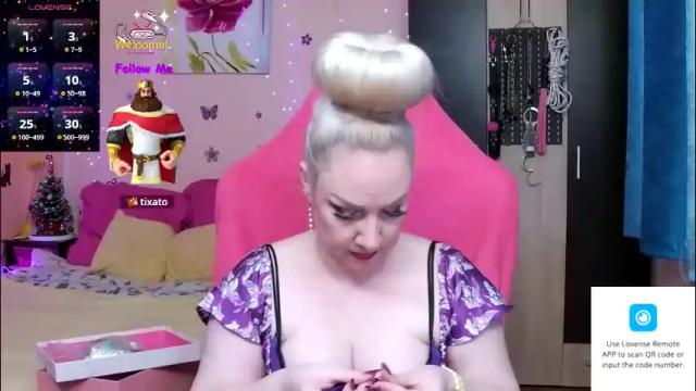 Image 10 of lexygold Stream on Chaturbate on 13 days ago
