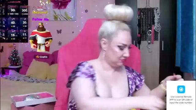Image 12 of lexygold Stream on Chaturbate on 13 days ago